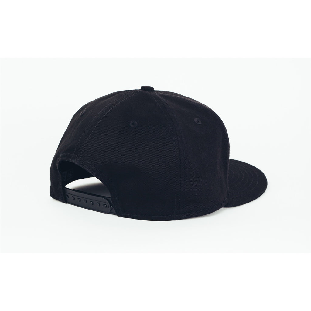 New-Era-Flat-Bill-Hat-With-3D-Embroidered-Logo,-Snapback