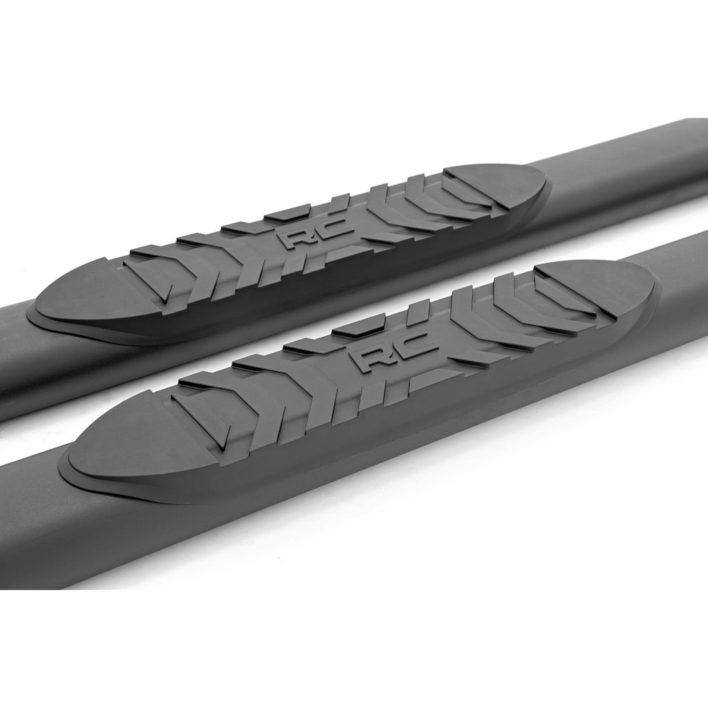 Oval-Nerf-Step-4.5-Inch-Crew-Cab-Black-21-22-ChevyGmc-TahoeYukon-Rough-Country