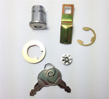 Load image into Gallery viewer, Pop &amp; Lock PL5225 Toyota Tacoma Small Bed Storage Lock Box for Select Toyota Tacoma