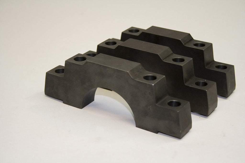 PRW INDUSTRIES, INC. 1735003 Billet Main Caps 67-86 Chevy 350 2 to 4-Bolt