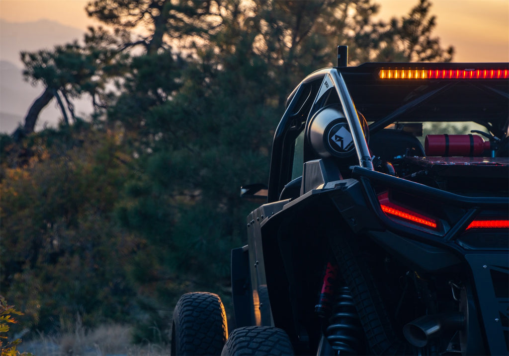 Rigid Industries 901801 RIGID Chase Rear Facing 27 Mode 5 Color LED Light Bar 28 Inch; Tube Mount