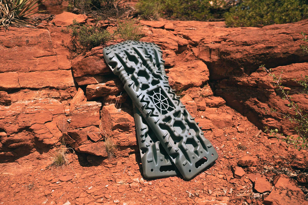 DV8 Offroad RTB1-01OL Traction Boards with Bag; Olive; Pair