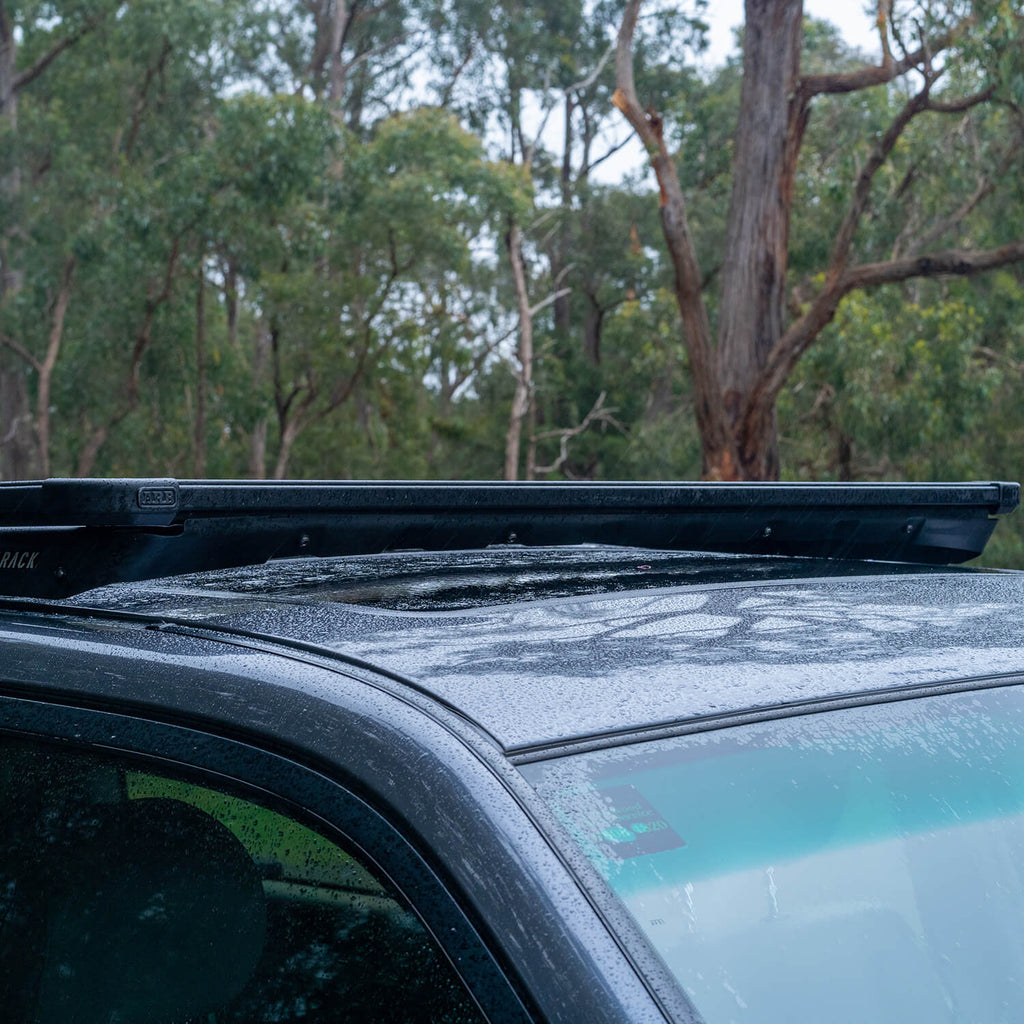 Roof-Rack-Base-With-Mount-Kit---Flat-Rack-With-Wind-Deflector