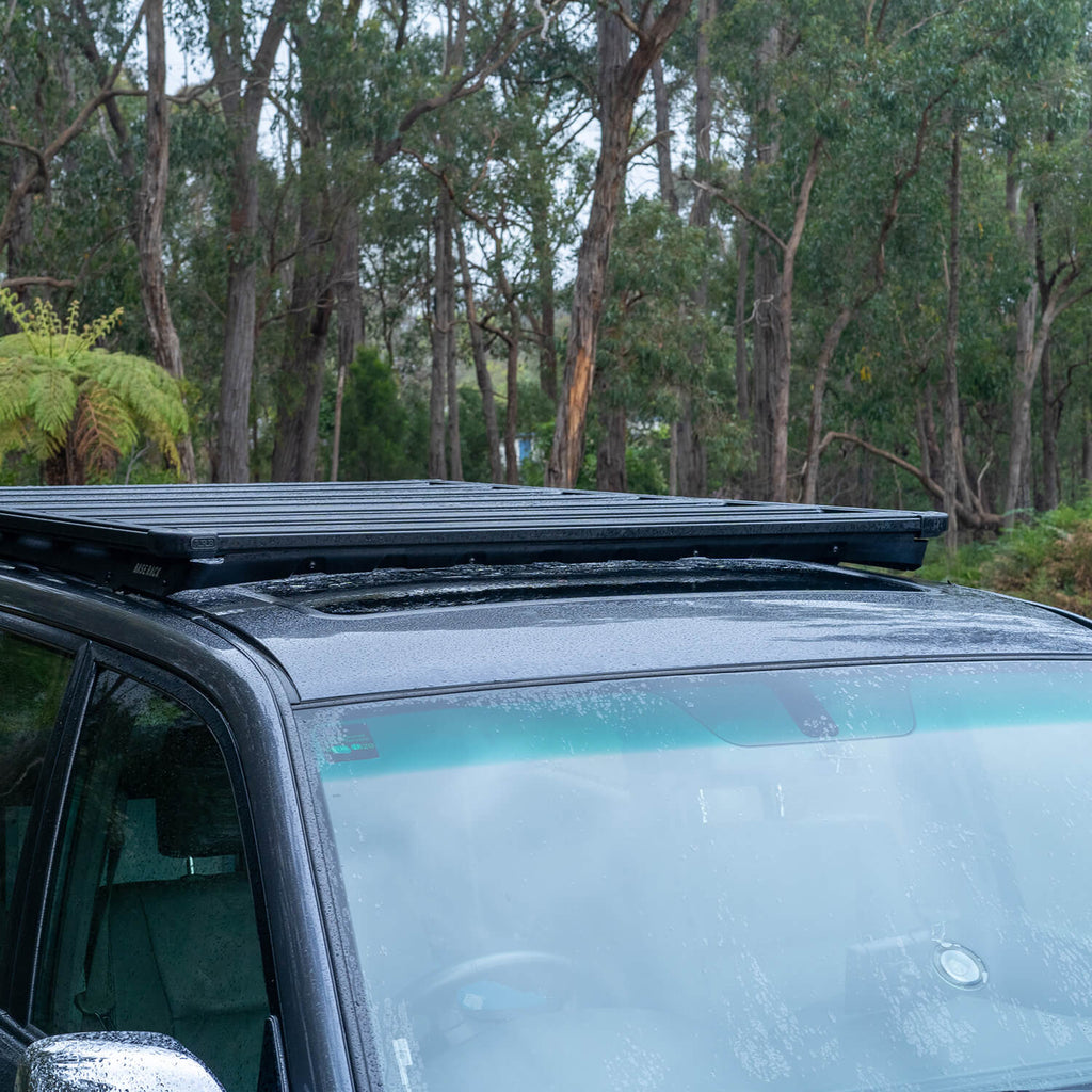 Roof-Rack-Base-With-Mount-Kit---Flat-Rack-With-Wind-Deflector