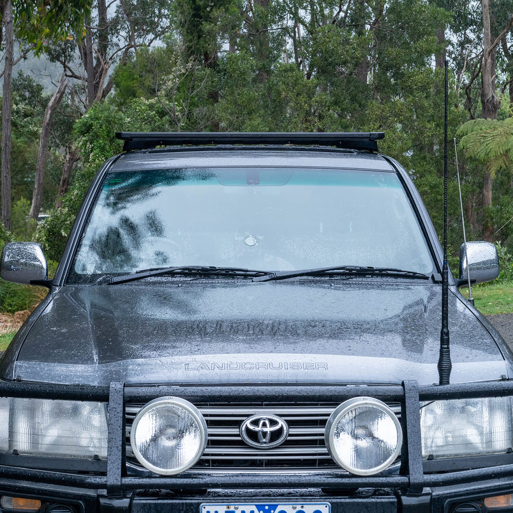 Roof-Rack-Base-With-Mount-Kit---Flat-Rack-With-Wind-Deflector