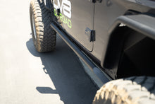 Load image into Gallery viewer, DV8 Offroad SRJL-07 Jeep Wrangler JL FS-15 Series Rock Sliders