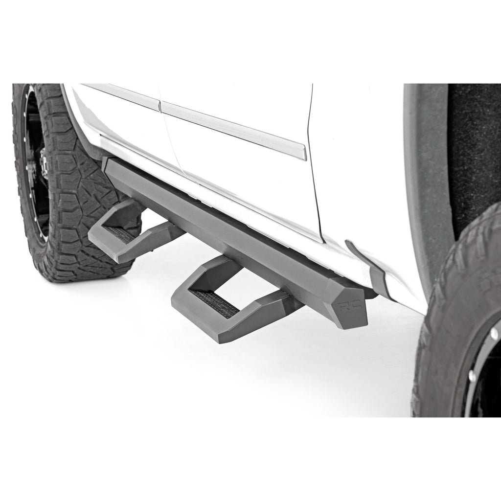 Sr2-Adjustable-Aluminum-Steps-Crew-Cab-07-18-ChevyGmc-15002500Hd3500Hd-Rough-Country