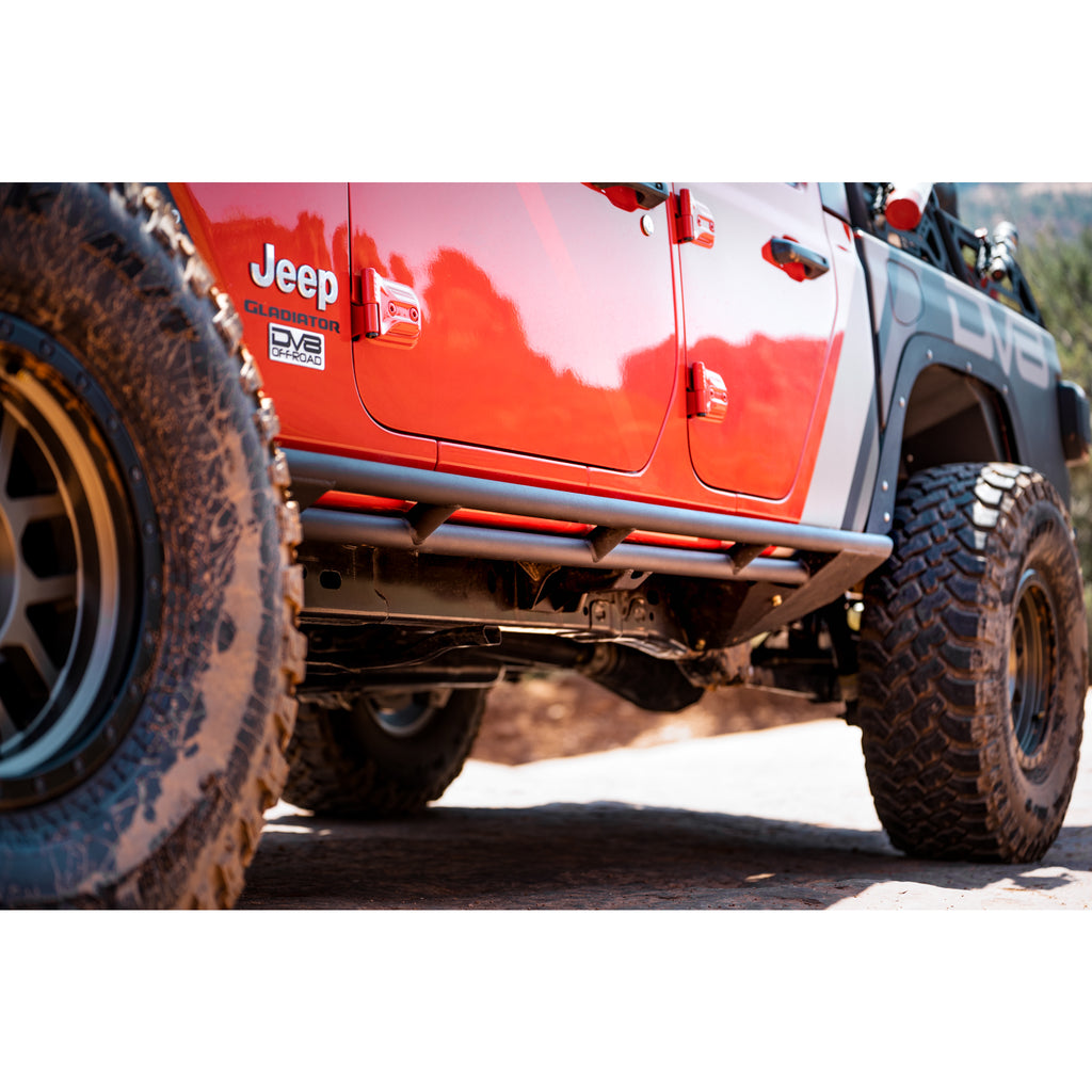 Srgl-04-20-22-Jeep-Gladiator-Jt-Tubualr-Rock-Sliders-With-Built-In-Skid-Plates