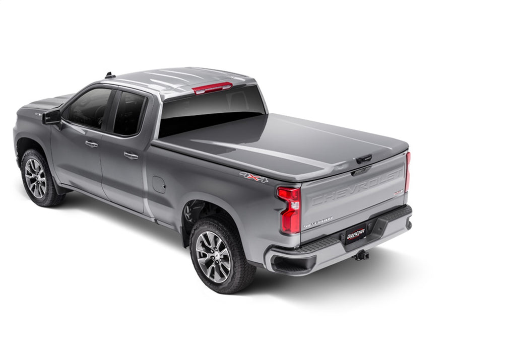 Undercover UC1268L-GSK Elite LX 22-23 Silverado 6ft.7in. w/Multi-Flex Tailgate-GSK for Select Chevrolet Silverado