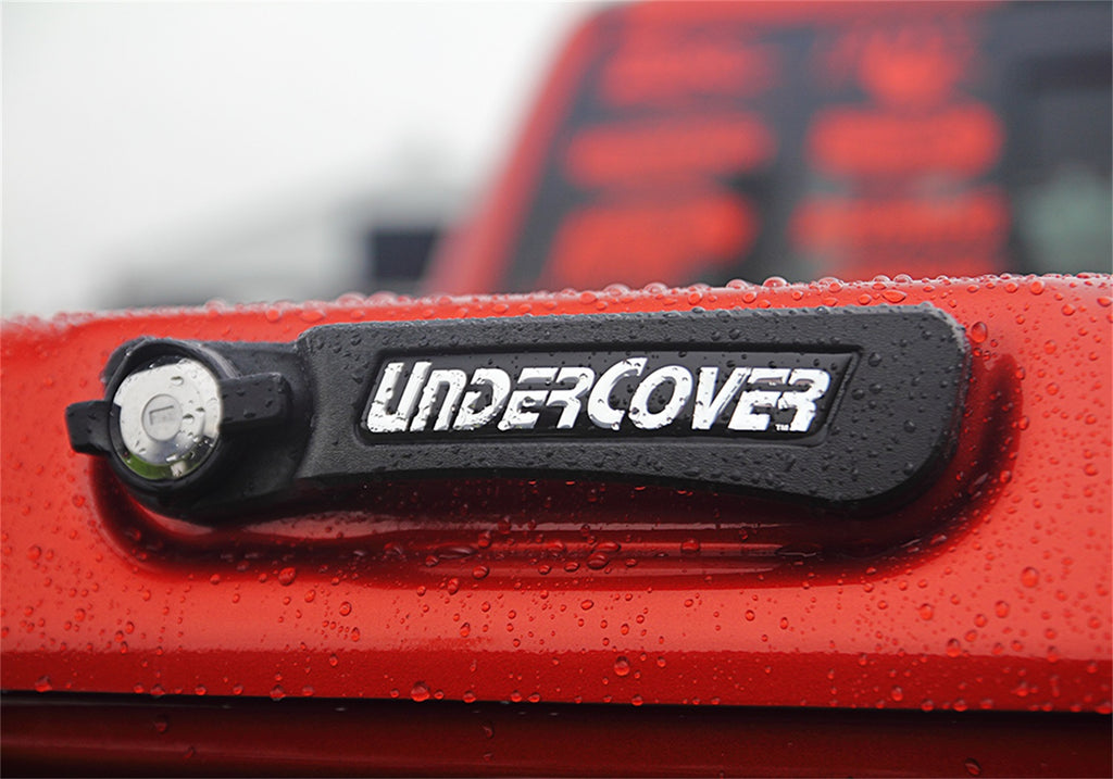 Undercover UC1198S Elite Smooth 19 (New Body)-26 Sierra (w/o CarbonPro) 5ft.9in. w/o MultiPro TG-RT for Select Chevrolet Silverado 1500, GMC Sierra 1500, GMC Sierra Limited