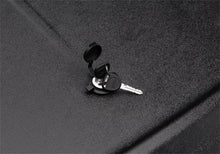 Load image into Gallery viewer, Undercover UC1066 SE 07-13 Silverado 5ft.9in. for Select Chevrolet Silverado