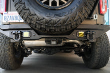 Load image into Gallery viewer, DV8 Offroad UNSK-01BL Black DV8 Elite Series D-Rings (Pair)
