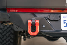 Load image into Gallery viewer, DV8 Offroad UNSK-01RD Red DV8 Elite Series D-Rings (Pair)