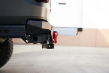 Load image into Gallery viewer, DV8 Offroad UNSK-01RD Red DV8 Elite Series D-Rings (Pair)