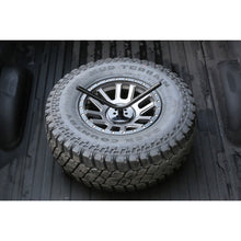 Load image into Gallery viewer, Universal-Spare-Tire-Flat-Mount---Black