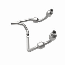 Load image into Gallery viewer, MagnaFlow Exhaust Products 5582689 California CARB Direct-Fit Catalytic Converter for Select Jeep Wrangler