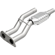 Load image into Gallery viewer, MagnaFlow Exhaust Products 23179 HM Grade Direct-Fit Catalytic Converter for Select Chevrolet C2500, Chevrolet C2500 Suburban, Chevrolet C3500, Chevrolet K2500, Chevrolet K3500, GMC C2500, GMC C2500 Suburban, GMC K2500, GMC K3500