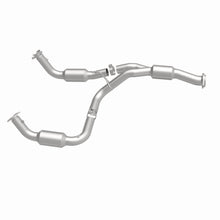 Load image into Gallery viewer, MagnaFlow Exhaust Products 5582812 California CARB Direct-Fit Catalytic Converter for Select Chevrolet Silverado HD, Chevrolet Silverado HD, GMC Sierra HD, GMC Sierra HD