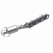Load image into Gallery viewer, MagnaFlow Exhaust Products 5582380 California CARB Manifold Catalytic Converter for Select INFINITI QX56, Nissan Armada, Nissan TITAN