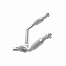 Load image into Gallery viewer, MagnaFlow Exhaust Products 5551665 California CARB Direct-Fit Catalytic Converter for Select Dodge Ram 1500, Ram