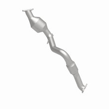 Load image into Gallery viewer, MagnaFlow Exhaust Products 5582586 California CARB Direct-Fit Catalytic Converter for Select Audi Q7, Volkswagen Touareg