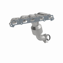 Load image into Gallery viewer, MagnaFlow Exhaust Products 4583862 California CARB Manifold Catalytic Converter for Select Chevrolet Colorado, GMC Canyon, Hummer H3, Isuzu i-350