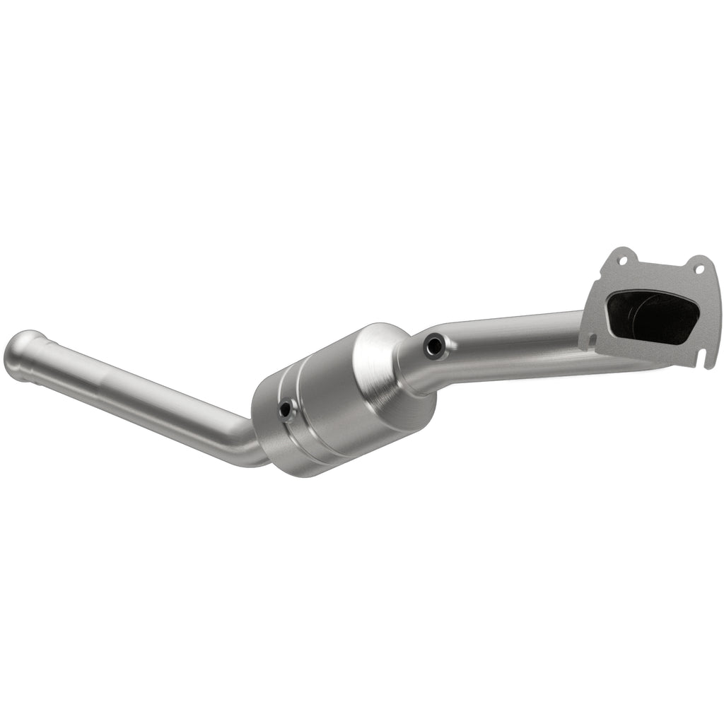 MagnaFlow Exhaust Products 49723 OEM Grade Direct-Fit Catalytic Converter for Select Dodge Durango, Jeep Grand Cherokee