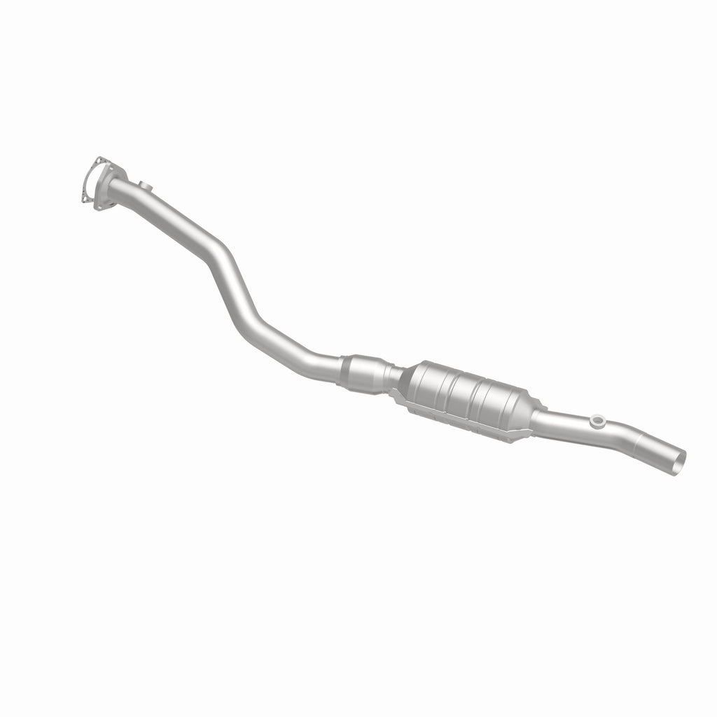 MagnaFlow Exhaust Products 22962 HM Grade Direct-Fit Catalytic Converter for Select Audi A4, Audi A4 Quattro, Volkswagen Passat