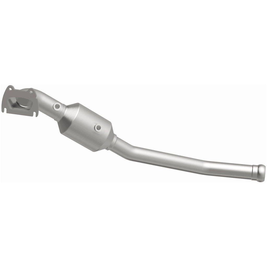 MagnaFlow Exhaust Products 21-251 OEM Grade Direct-Fit Catalytic Converter for Select Dodge Durango, Jeep Grand Cherokee