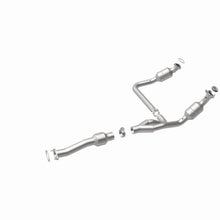 Load image into Gallery viewer, MagnaFlow Exhaust Products 52134 OEM Grade Direct-Fit Catalytic Converter for Select Chevrolet Express 1500, Chevrolet Express 2500, Chevrolet Express 3500, GMC Savana 1500, GMC Savana 2500, GMC Savana