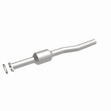 Load image into Gallery viewer, MagnaFlow Exhaust Products 5592804 California CARB Direct-Fit Catalytic Converter for Select Chevrolet Captiva Sport, Chevrolet Equinox, GMC Terrain