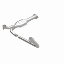 Load image into Gallery viewer, MagnaFlow Exhaust Products 3391482 California CARB Direct-Fit Catalytic Converter for Select Chevrolet G10, Chevrolet G20, Chevrolet G30, GMC G1500, GMC G2500, GMC G3500