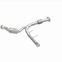Load image into Gallery viewer, MagnaFlow Exhaust Products 280219 OEM Grade Direct-Fit Catalytic Converter for Select Ford Expedition, Lincoln Navigator