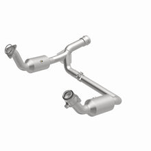 Load image into Gallery viewer, MagnaFlow Exhaust Products 280211 OEM Grade Direct-Fit Catalytic Converter for Select Cadillac Escalade, Cadillac Escalade ESV, Chevrolet Silverado 1500, Chevrolet Silverado LTD, Chevrolet Suburban, Chevrolet Tahoe, GMC Sierra 1500, GMC Sierra Limited,