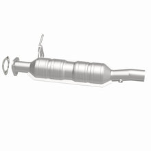 Load image into Gallery viewer, MagnaFlow Exhaust Products 52228 OEM Grade Direct-Fit Catalytic Converter for Select Ford E-350 Super Duty, Ford E-450 Super Duty, Ford F-250, Ford F-250 Super Duty, Ford F-350 Super Duty, Ford F-450 Super Duty, Ford F-550 Super Duty