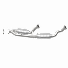 Load image into Gallery viewer, MagnaFlow Exhaust Products 4451543 California CARB Direct-Fit Catalytic Converter for Select Ford Windstar