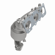 Load image into Gallery viewer, MagnaFlow Exhaust Products 5531787 California CARB Manifold Catalytic Converter for Select Hyundai Santa Fe