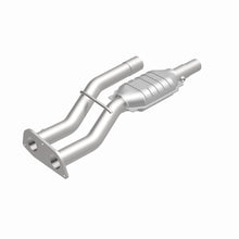 Load image into Gallery viewer, MagnaFlow Exhaust Products 23179 HM Grade Direct-Fit Catalytic Converter for Select Chevrolet C2500, Chevrolet C2500 Suburban, Chevrolet C3500, Chevrolet K2500, Chevrolet K3500, GMC C2500, GMC C2500 Suburban, GMC K2500, GMC K3500