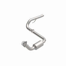Load image into Gallery viewer, MagnaFlow Exhaust Products 5451418 California CARB Direct-Fit Catalytic Converter for Select Chevrolet Silverado Classic, GMC Sierra Classic