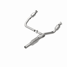 Load image into Gallery viewer, MagnaFlow Exhaust Products 447233 California CARB Direct-Fit Catalytic Converter for Select Dodge Ram 1500, Dodge Ram 2500, Dodge Ram