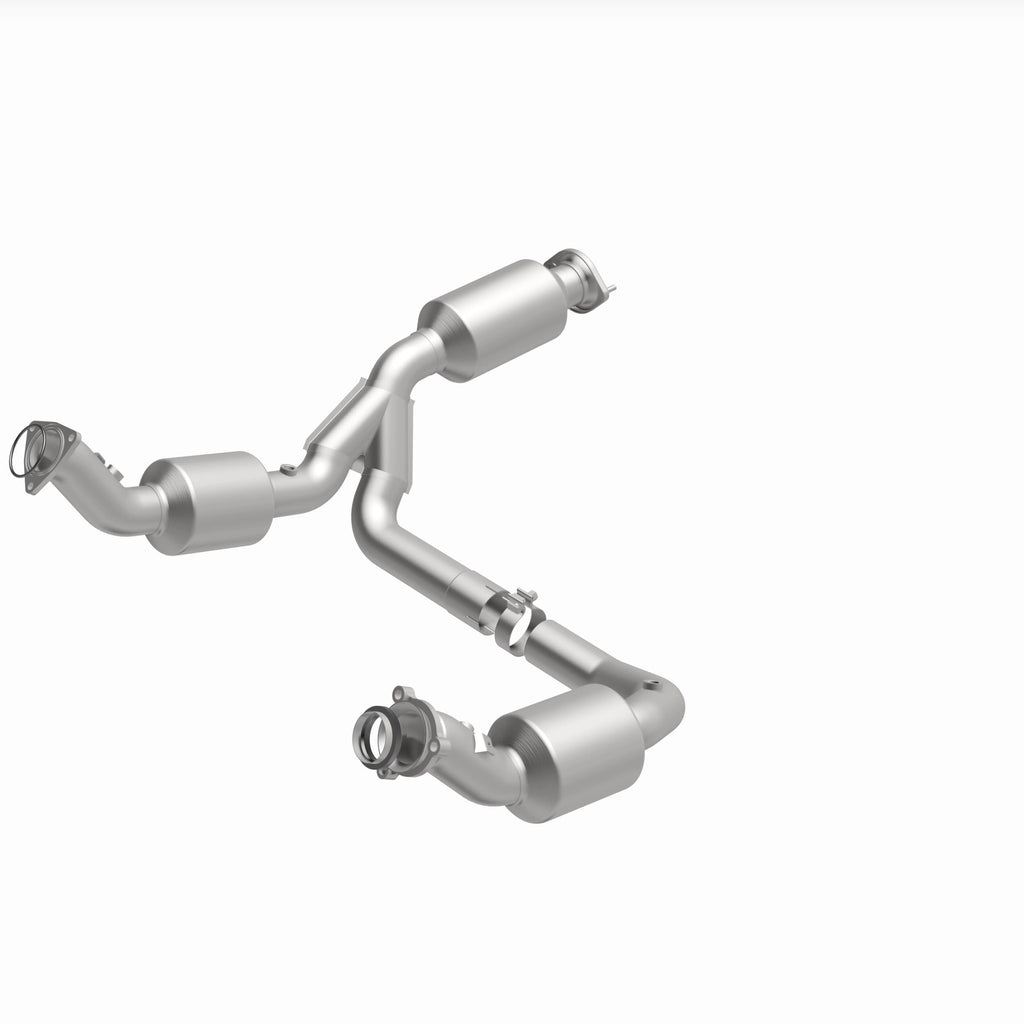 MagnaFlow Exhaust Products 280429 OEM Grade Direct-Fit Catalytic Converter for Select Chevrolet Express 2500, Chevrolet Express 3500, Chevrolet Express 4500, GMC Savana 2500, GMC Savana 3500, GMC Savana