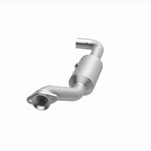 Load image into Gallery viewer, MagnaFlow Exhaust Products 280218 OEM Grade Direct-Fit Catalytic Converter for Select Ford Expedition, Lincoln Navigator