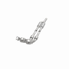 Load image into Gallery viewer, MagnaFlow Exhaust Products 551838 California CARB Direct-Fit Catalytic Converter for Select Volkswagen Passat
