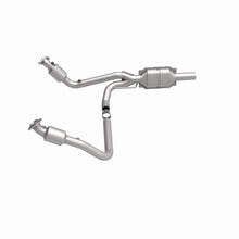 Load image into Gallery viewer, MagnaFlow Exhaust Products 447233 California CARB Direct-Fit Catalytic Converter for Select Dodge Ram 1500, Dodge Ram 2500, Dodge Ram