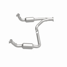Load image into Gallery viewer, MagnaFlow Exhaust Products 4451420 California CARB Direct-Fit Catalytic Converter for Select Cadillac Escalade, Chevrolet Tahoe, GMC Yukon