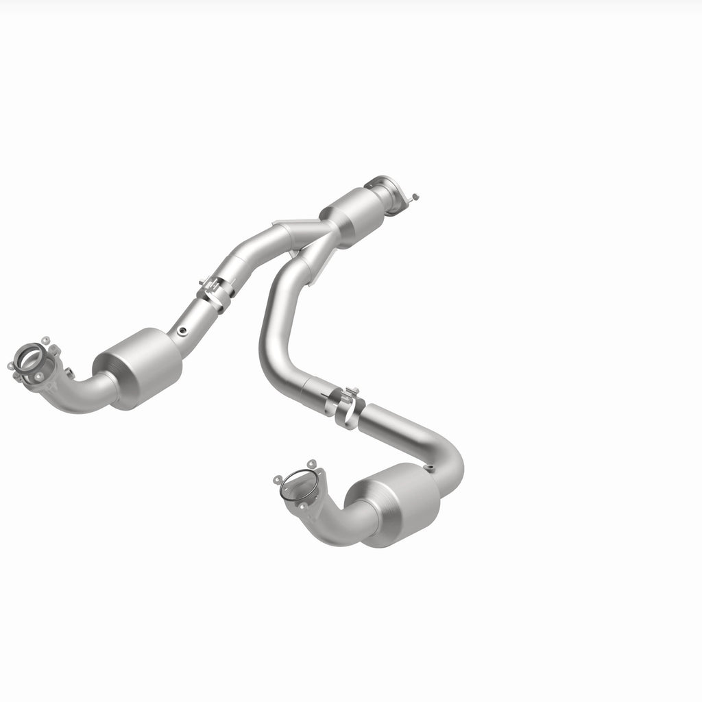 MagnaFlow Exhaust Products 280505 OEM Grade Direct-Fit Catalytic Converter for Select Chevrolet Express 3500, Chevrolet Express 4500, GMC Savana 3500, GMC Savana