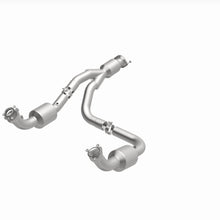 Load image into Gallery viewer, MagnaFlow Exhaust Products 280505 OEM Grade Direct-Fit Catalytic Converter for Select Chevrolet Express 3500, Chevrolet Express 4500, GMC Savana 3500, GMC Savana