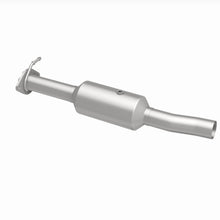 Load image into Gallery viewer, MagnaFlow Exhaust Products 280434 OEM Grade Direct-Fit Catalytic Converter for Select Ford F-350 Super Duty, Ford F-450 Super Duty, Ford F-550 Super Duty