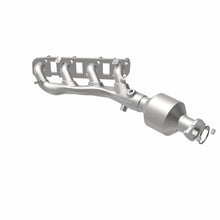 Load image into Gallery viewer, MagnaFlow Exhaust Products 290034 OEM Grade Manifold Catalytic Converter for Select INFINITI QX80, Nissan Armada, Nissan NV2500, Nissan NV3500, Nissan TITAN, Nissan TITAN XD