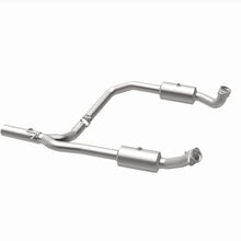 Load image into Gallery viewer, MagnaFlow Exhaust Products 4551599 California CARB Direct-Fit Catalytic Converter for Select Ford E-350 Super Duty